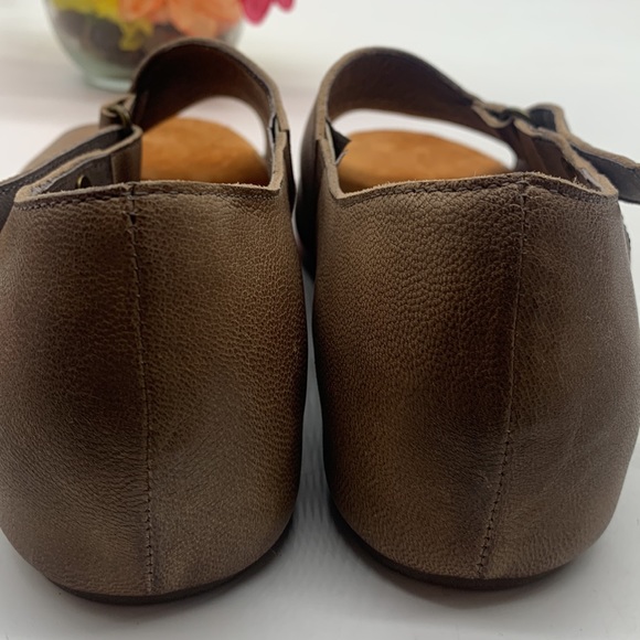 Antelope Tan Leather Sandals Peep Toe Rubber Bottom Size 38. MCS3938A - Picture 5 of 11